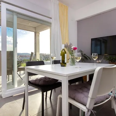 Brodarica Near The - Spacious 2-bedroom Penthouse With Large Terrace * Brodarica (Sibenik-Knin)
