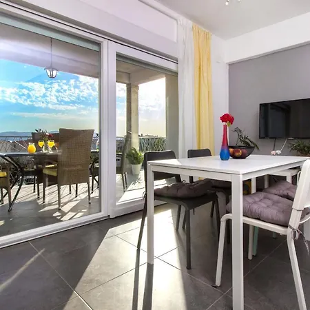 Brodarica Near The - Spacious 2-bedroom Penthouse With Large Terrace Apartment Brodarica (Sibenik-Knin)