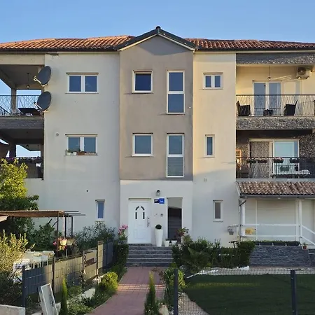 Near The - Spacious 2-bedroom Penthouse With Large Terrace * Brodarica
