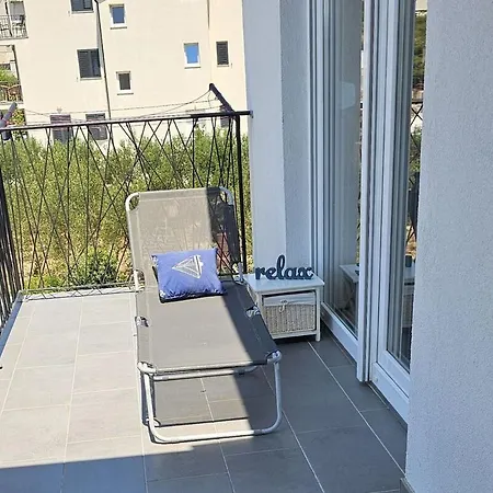 Apartman Near The - Spacious 2-bedroom Penthouse With Large Terrace