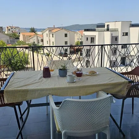 Near The - Spacious 2-bedroom Penthouse With Large Terrace Apartman Brodarica