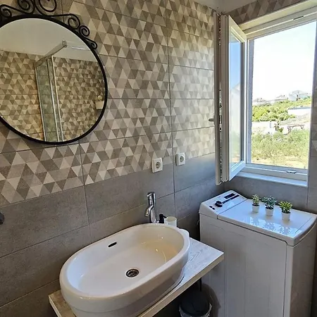 Near The - Spacious 2-bedroom Penthouse With Large Terrace *