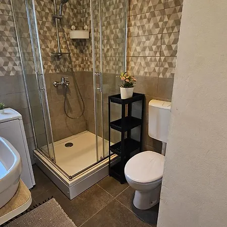 Near The - Spacious 2-bedroom Penthouse With Large Terrace