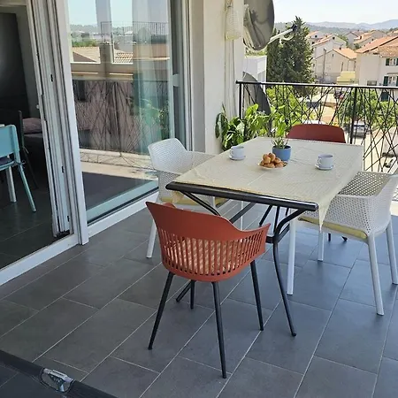Apartman Near The - Spacious 2-bedroom Penthouse With Large Terrace