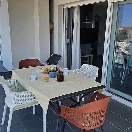 Near The - Spacious 2-bedroom Penthouse With Large Terrace Apartman *