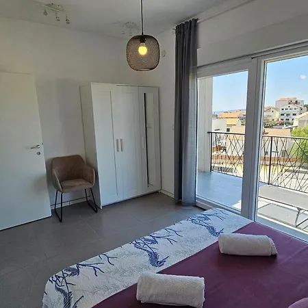 Apartman Near The - Spacious 2-bedroom Penthouse With Large Terrace *