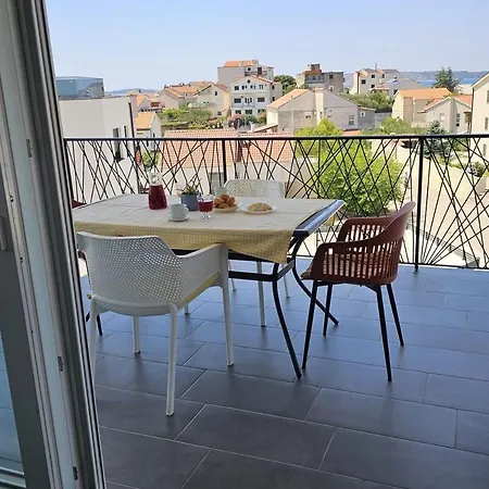 Apartman Near The - Spacious 2-bedroom Penthouse With Large Terrace Brodarica