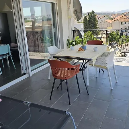 Near The - Spacious 2-bedroom Penthouse With Large Terrace *