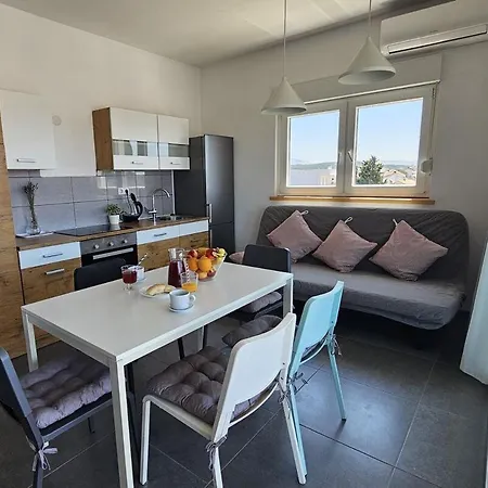Near The - Spacious 2-bedroom Penthouse With Large Terrace Apartman *