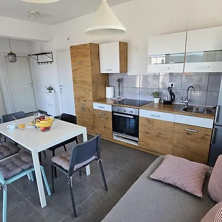 Apartman Near The - Spacious 2-bedroom Penthouse With Large Terrace Brodarica