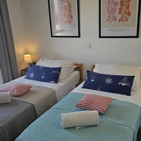 Near The - Spacious 2-bedroom Penthouse With Large Terrace *