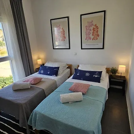 Near The - Spacious 2-bedroom Penthouse With Large Terrace Apartman