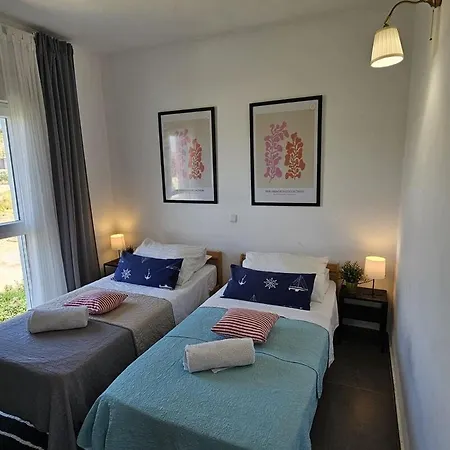 Near The - Spacious 2-bedroom Penthouse With Large Terrace *