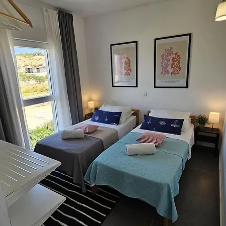 Near The - Spacious 2-bedroom Penthouse With Large Terrace Apartman