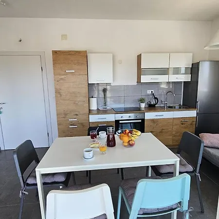 Apartman Near The - Spacious 2-bedroom Penthouse With Large Terrace