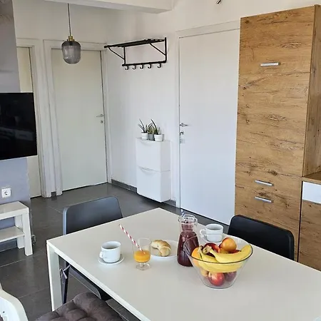 Apartman Near The - Spacious 2-bedroom Penthouse With Large Terrace *