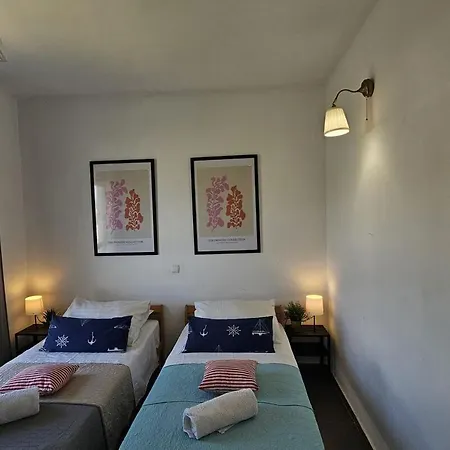 Near The - Spacious 2-bedroom Penthouse With Large Terrace *