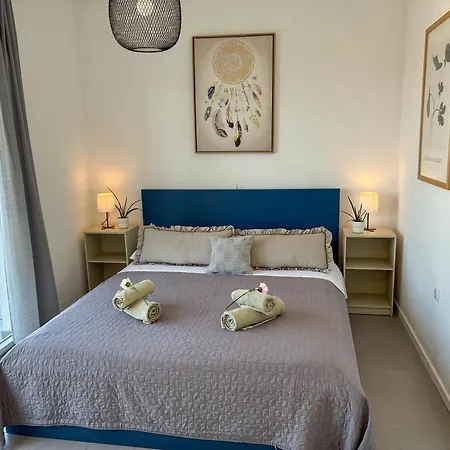 Whitehouse Family - Close To With Restaurant Brodarica (Sibenik-Knin)