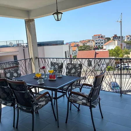 Whitehouse Family - Close To With Restaurant Apartamento