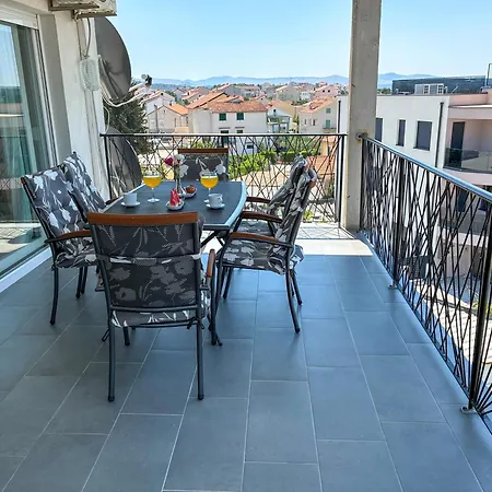 Whitehouse Family - Close To With Restaurant Apartamento *