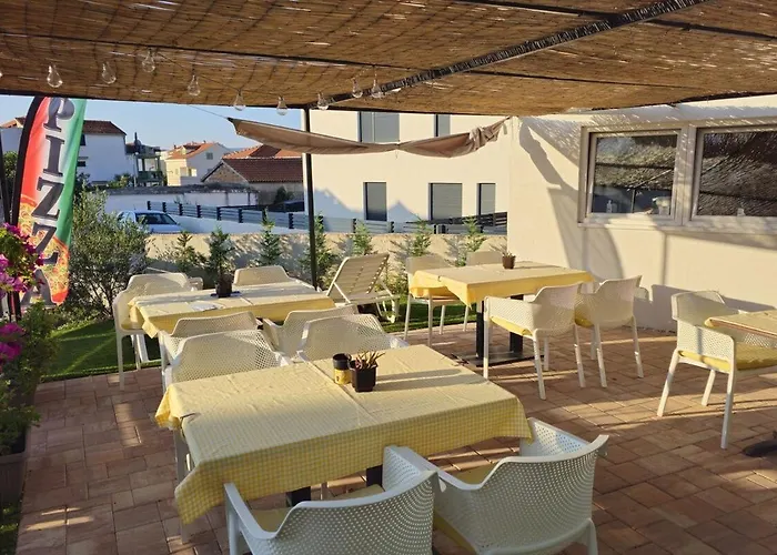 Brodarica Apartments Family Close To Beach With Restaurant