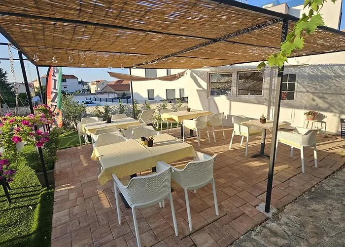 Apartman Near The - Spacious 2-bedroom Penthouse With Large Terrace