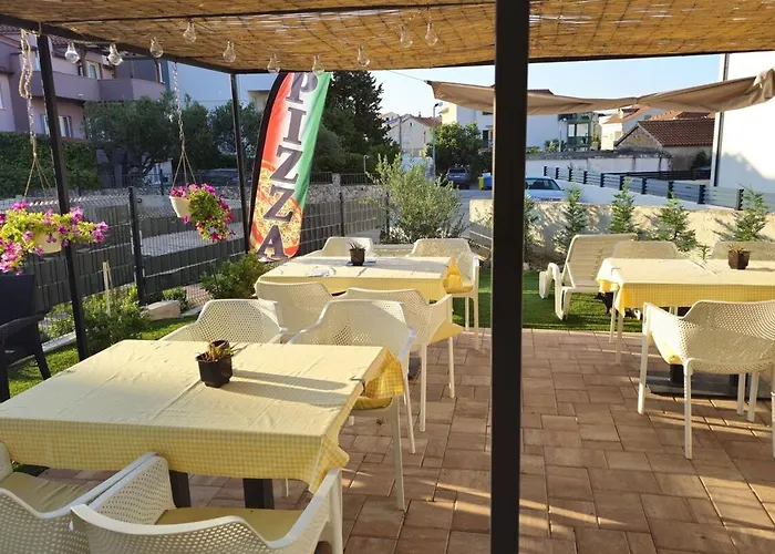 Near The - Spacious 2-bedroom Penthouse With Large Terrace Apartman Brodarica (Sibenik-Knin)