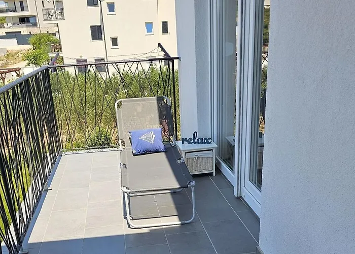 Apartman Brodarica Apartments Family Close To Beach With Restaurant