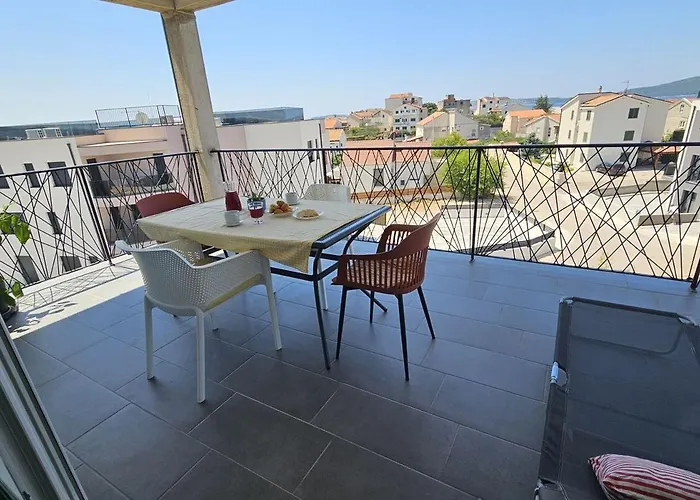 Brodarica Apartments Family Close To Beach With Restaurant Apartman