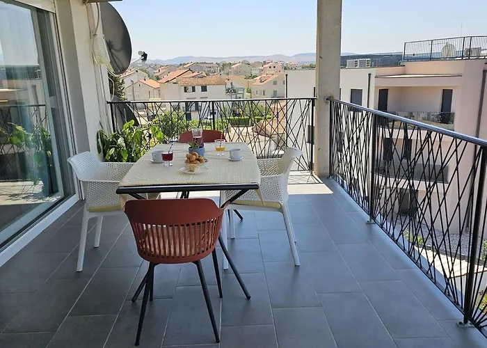 Apartman Brodarica Apartments Family Close To Beach With Restaurant Brodarica