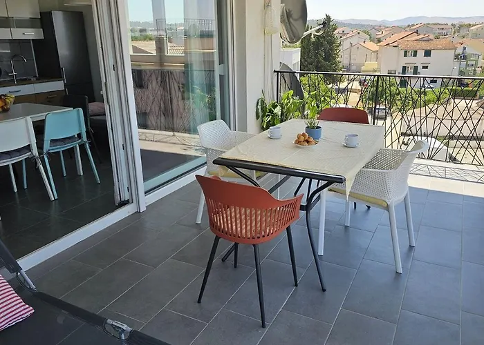 Apartman Brodarica Apartments Family Close To Beach With Restaurant