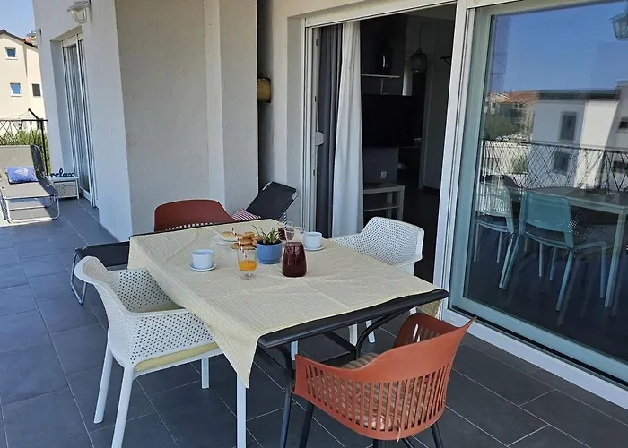 Brodarica Apartments Family Close To Beach With Restaurant Apartman *