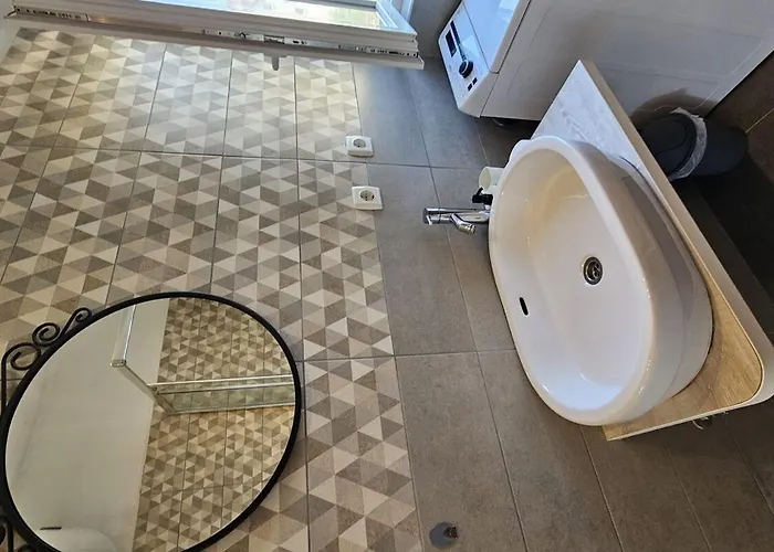 Brodarica Apartments Family Close To Beach With Restaurant Brodarica