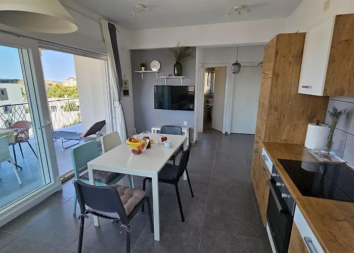 Apartman Brodarica Apartments Family Close To Beach With Restaurant Brodarica