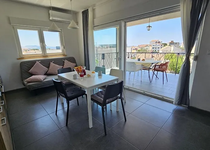 Brodarica Apartments Family Close To Beach With Restaurant Brodarica