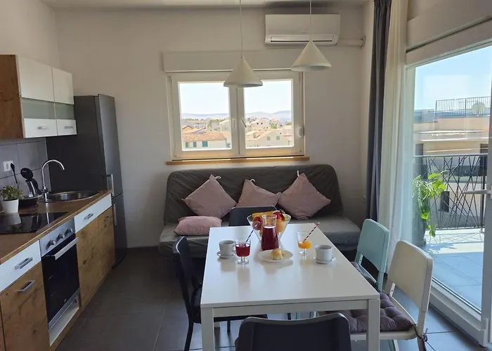 Brodarica Apartments Family Close To Beach With Restaurant