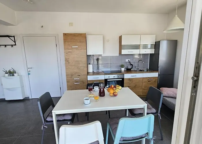 Apartman Brodarica Apartments Family Close To Beach With Restaurant