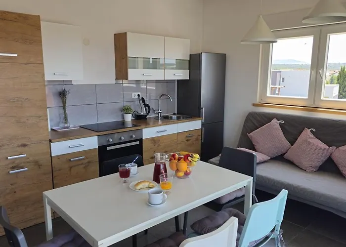 Near The - Spacious 2-bedroom Penthouse With Large Terrace Apartman *