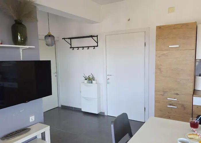 Brodarica Apartments Family Close To Beach With Restaurant